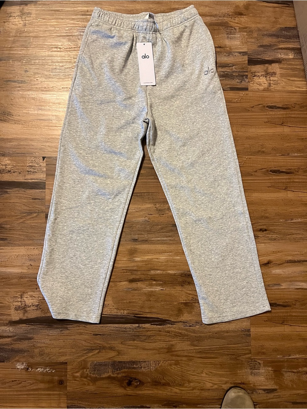 ALO Yoga women Heather Gray Sweatpants
